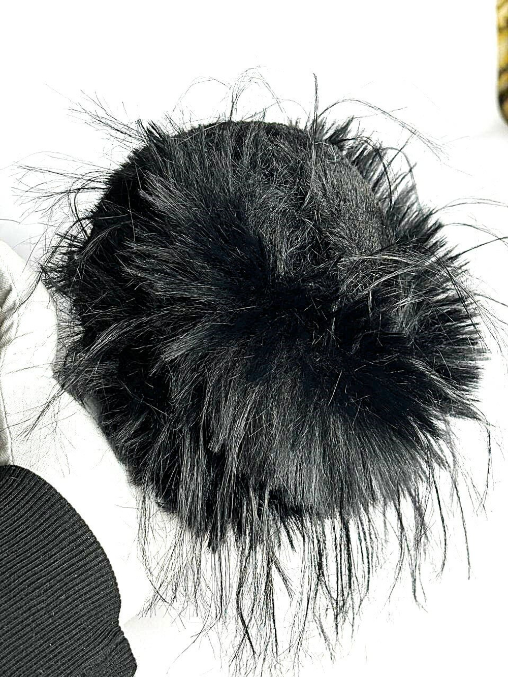 Меховые  наушники "Мех-страус". Тенденция 2025. Теплые уютные.  Цвет черный