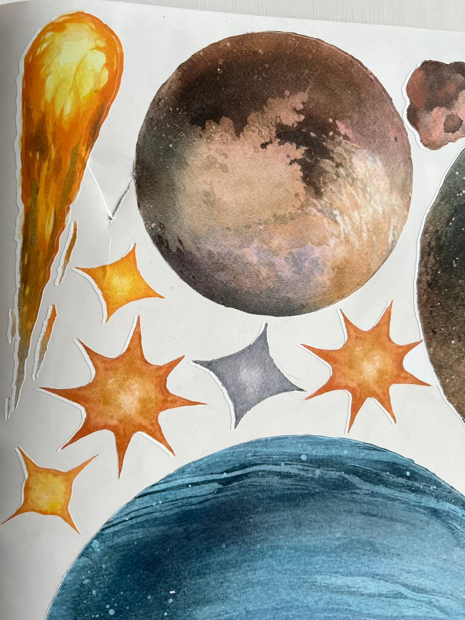 Космос ( порвана подложка в одном месте + небольшой контур у кометы + съехал рез на одной букве)