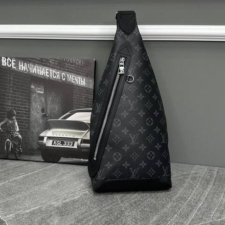 Сумка-мессенджер Louis Vuitton