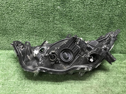 Фара правая Toyota RAV4 5 XA50 (2018-н.в.) LED