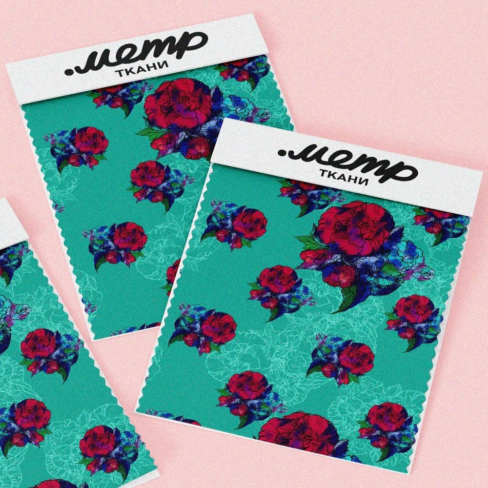 Ткань мембрана красно-синие цветы на бирюзовом