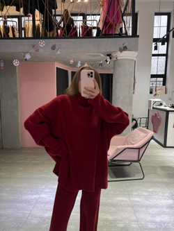 Шерстяной костюм красный