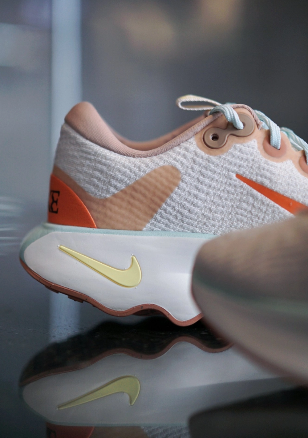 Мужские кроссовки Nike Motiva 'Pale Ivory Amber Brown' FN8887-181