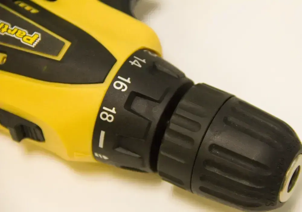 Дрель-Шуруповёрт аккумуляторный Partnertool PCD-12 12В 2 аккумулятора 2Ач в КЕЙСЕ без НАБОРА