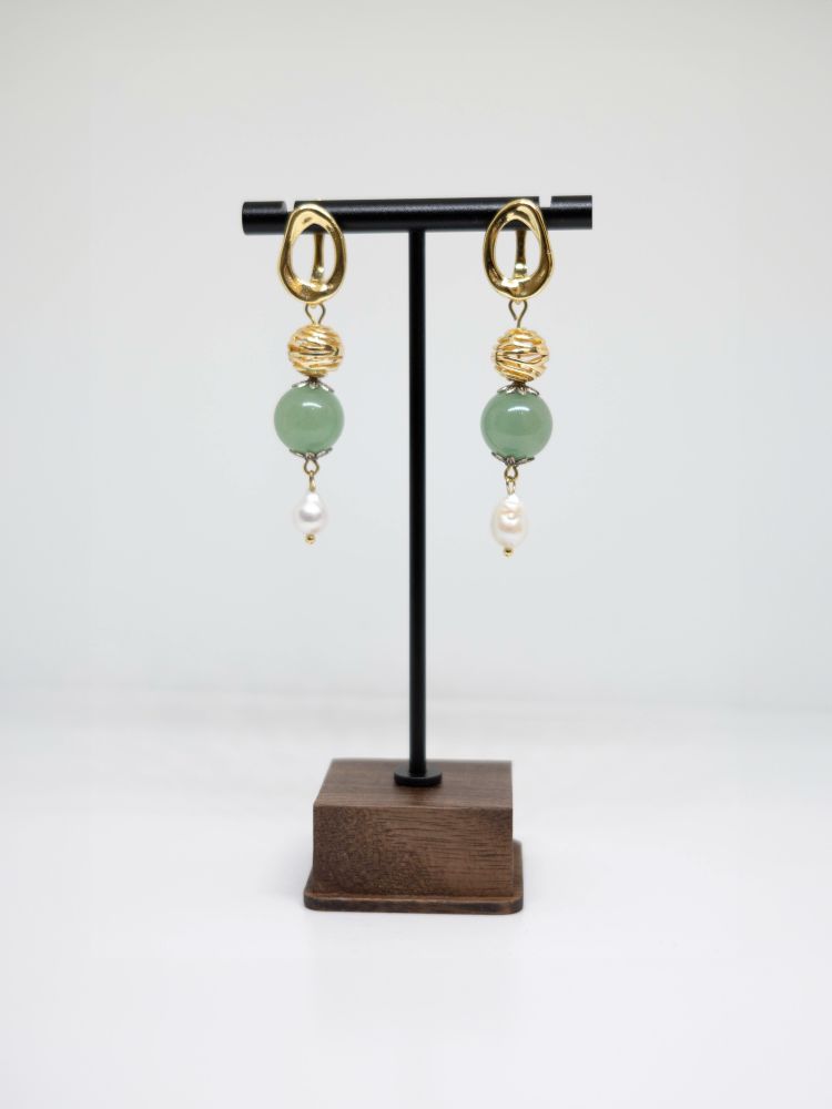 Серьги из авантюрина и жемчуга