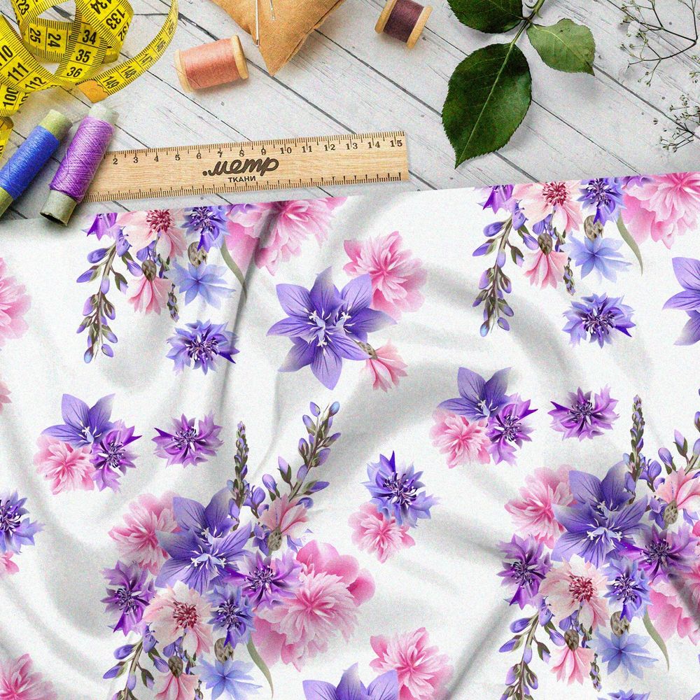 Ткань поплин васильки, колокольчики и георгины на белом фоне