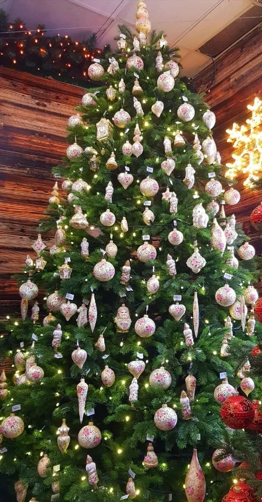 Ель Коттеджная 230 см., 800 LED лампы, литая хвоя+пвх, TreeDeLux (70052)