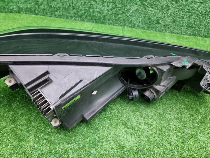 Фара левая Changan Lamore (2023-н.в.) LED