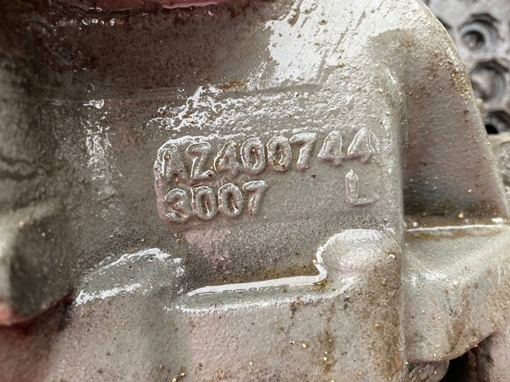 Суппорт передний левый 2023г