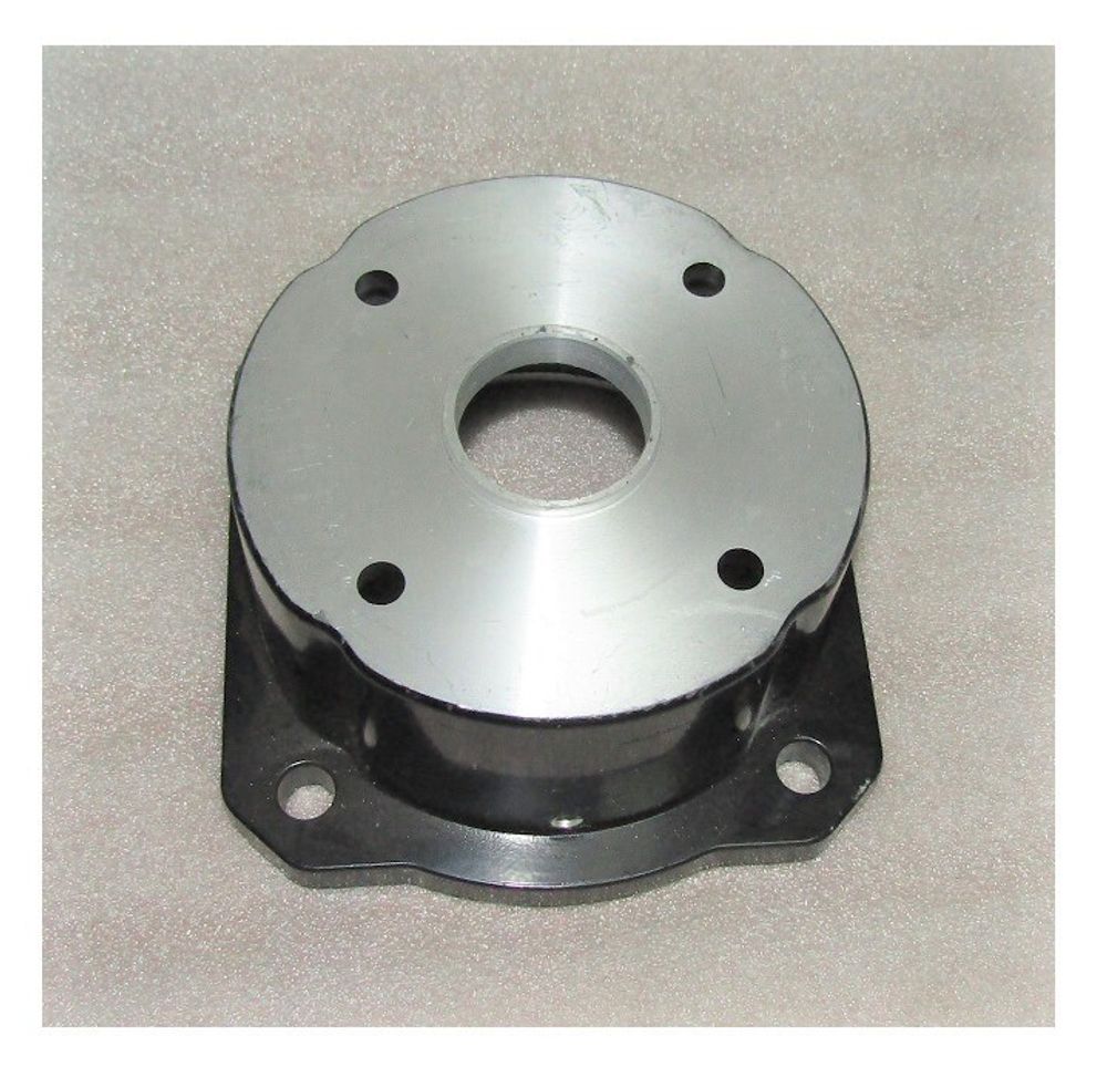 Переходник двигателя и редуктора трамбовки RM75L/Engine to gearbox connecting plate