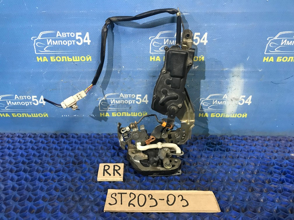 Замок двери задней правой TOYOTA CORONA EXIV 1996