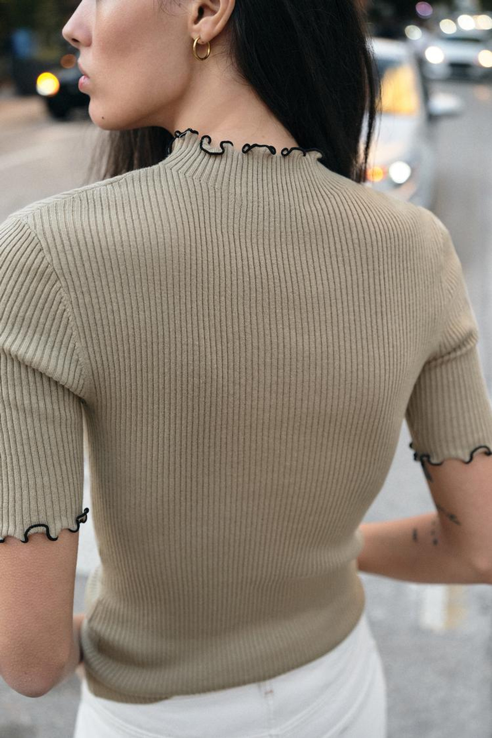 ZARA ТРИКОТАЖНЫЙ ТОП В РУБЧИК С КОНТРАСТНЫМИ КАНТАМИ, КАМЕННО-СЕРЫЙ