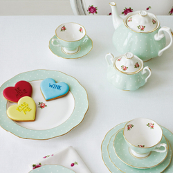 Royal Albert - Тарелка для завтрака Polka Rose 20 см / артикул   POLROS25811  / GTIN 652383737013