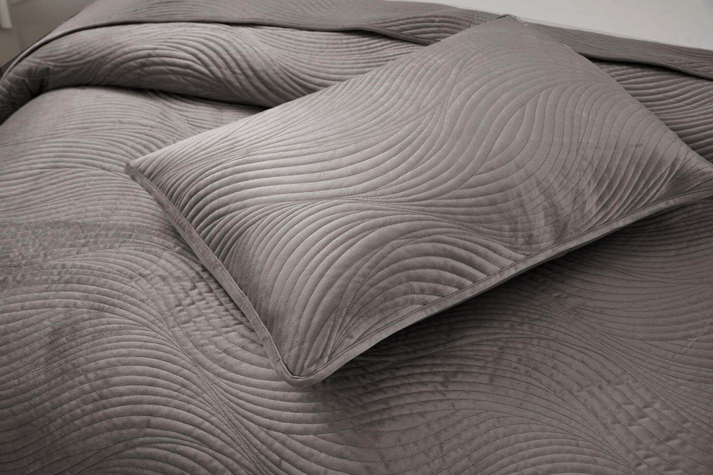 Покрывало 240х260 и 2 наволочки 50x70 Sofi De MarkO Жизель мокко