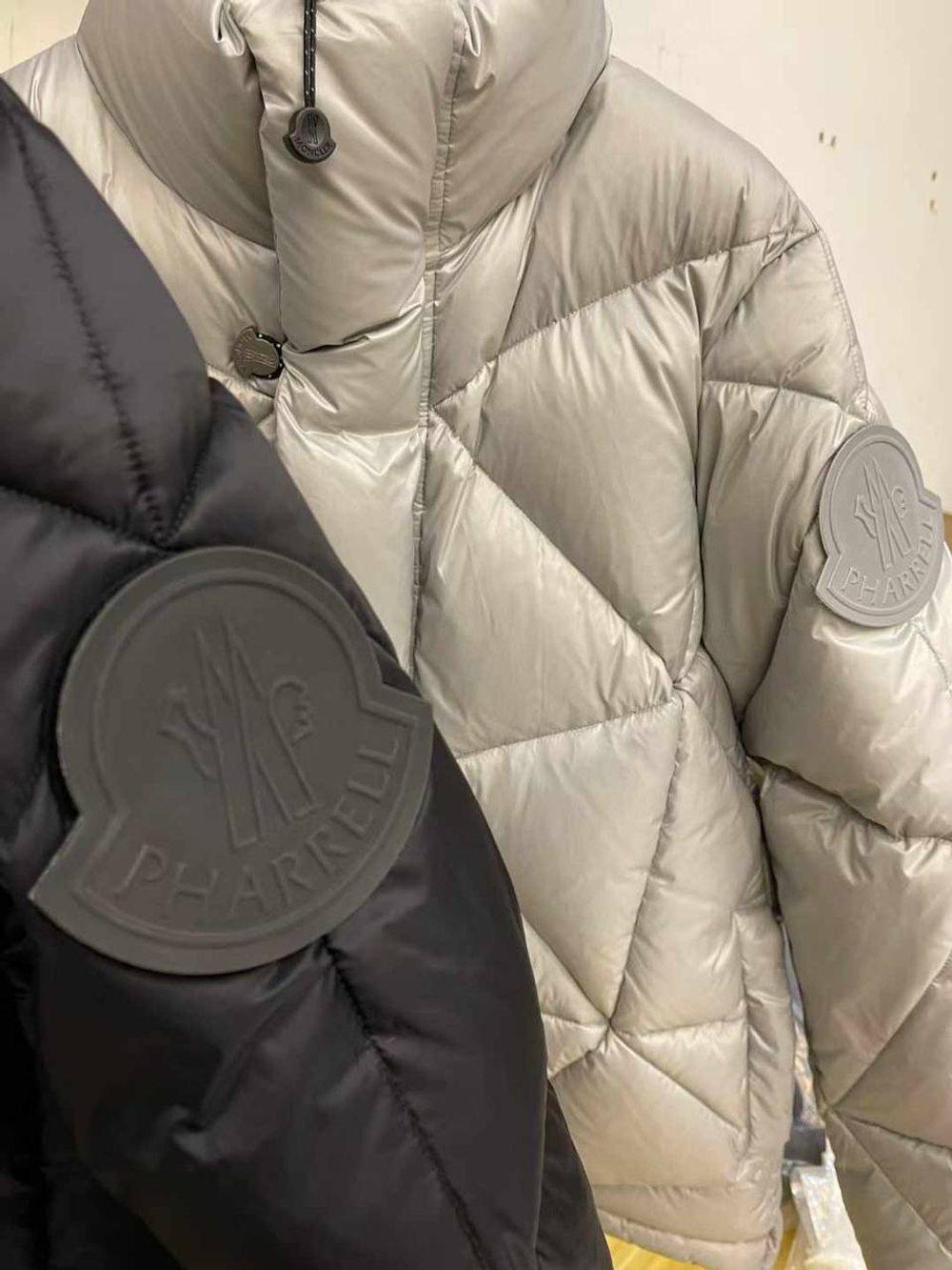 Пуховик Moncler