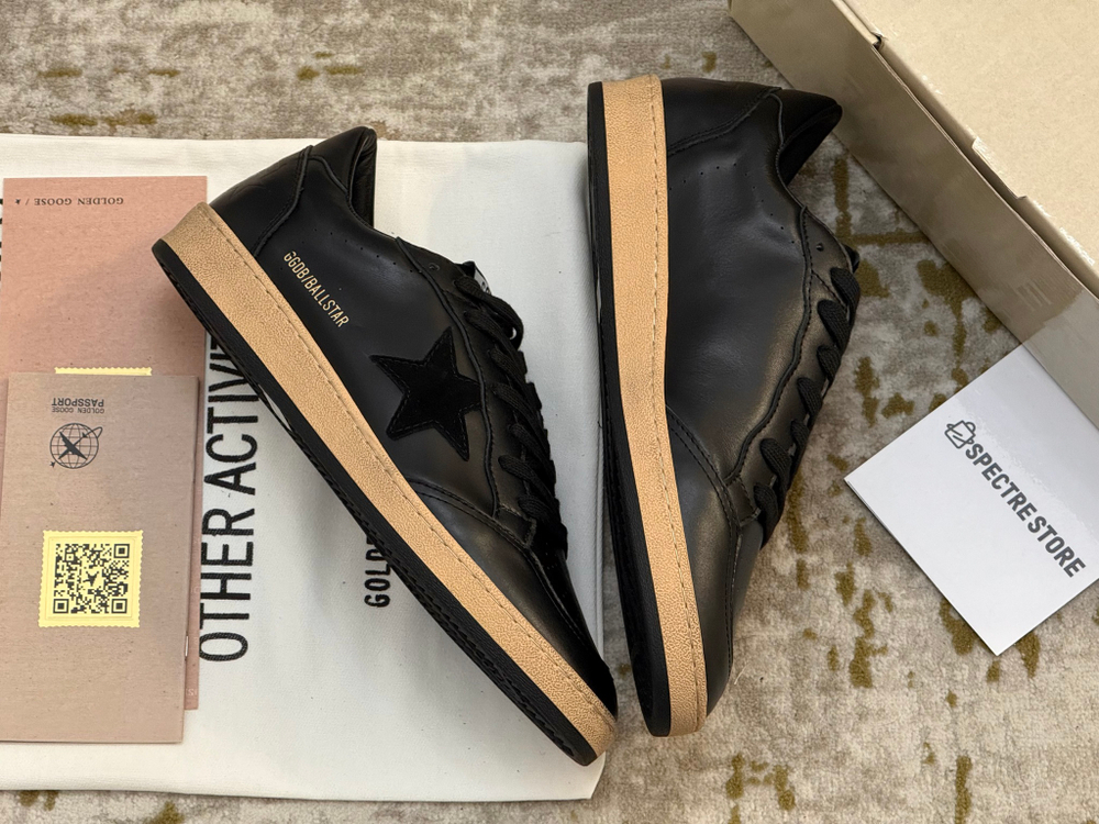 Ball Star in Black Nappa With Suede Star