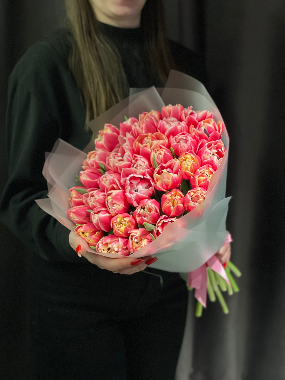 39 пионовидных тюльпанов