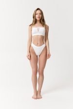 Бесшовный топ на бретелях из итальянской пряжи