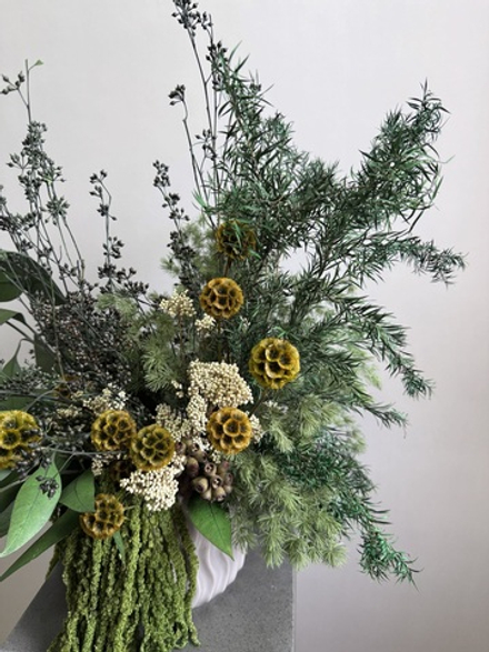 Композиция в кашпо Варуна