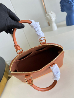 Louis Vuitton Alma PM