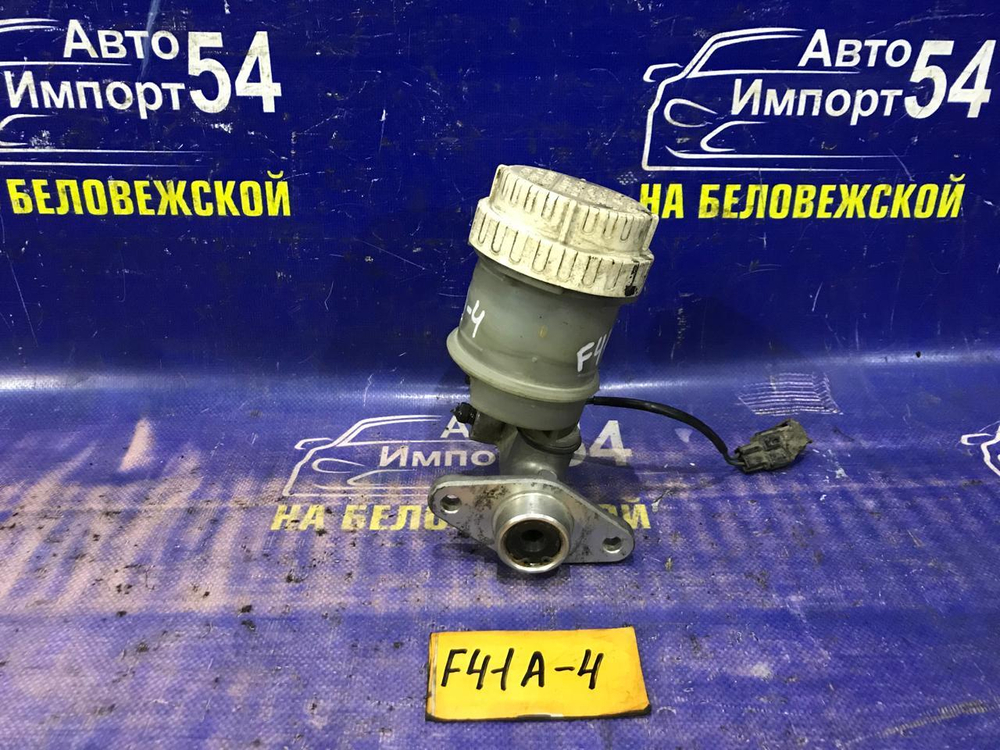 Главный тормозной цилиндр MITSUBISHI DIAMANTE 1997