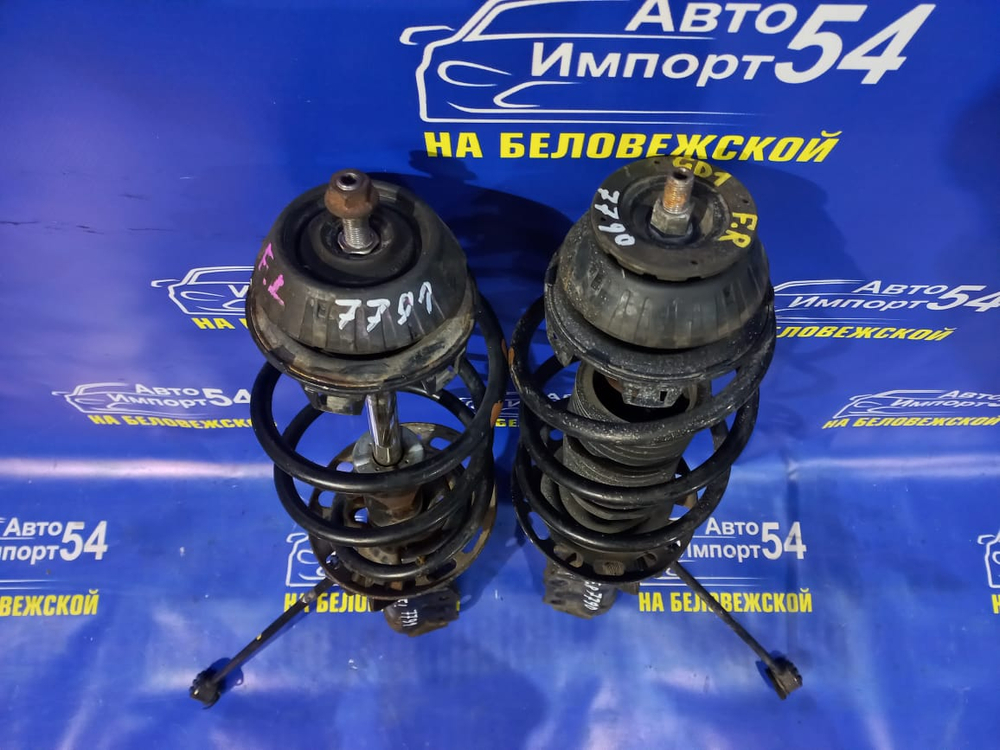 Стойка передняя левая Honda FIT 2001-2007