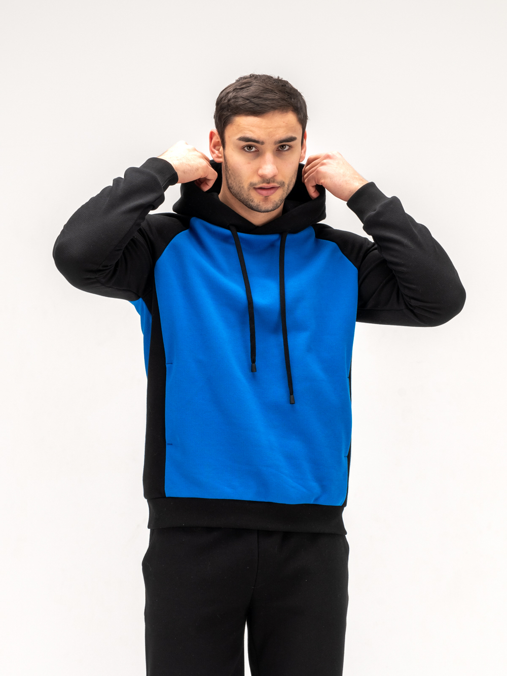 Костюм мужской спортивный. Синий/черный