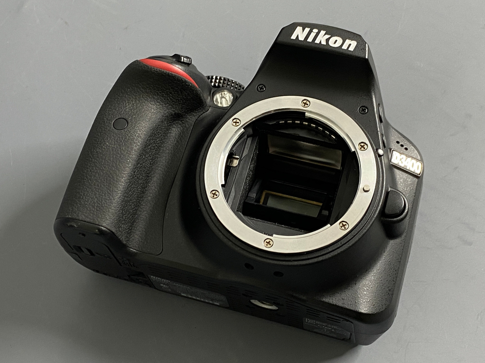 Nikon D3400 Kit 18-55mm 16.700 кадров