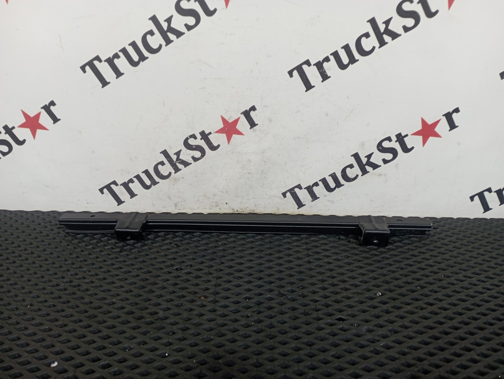 Направляющая стекла двери левой 2023г