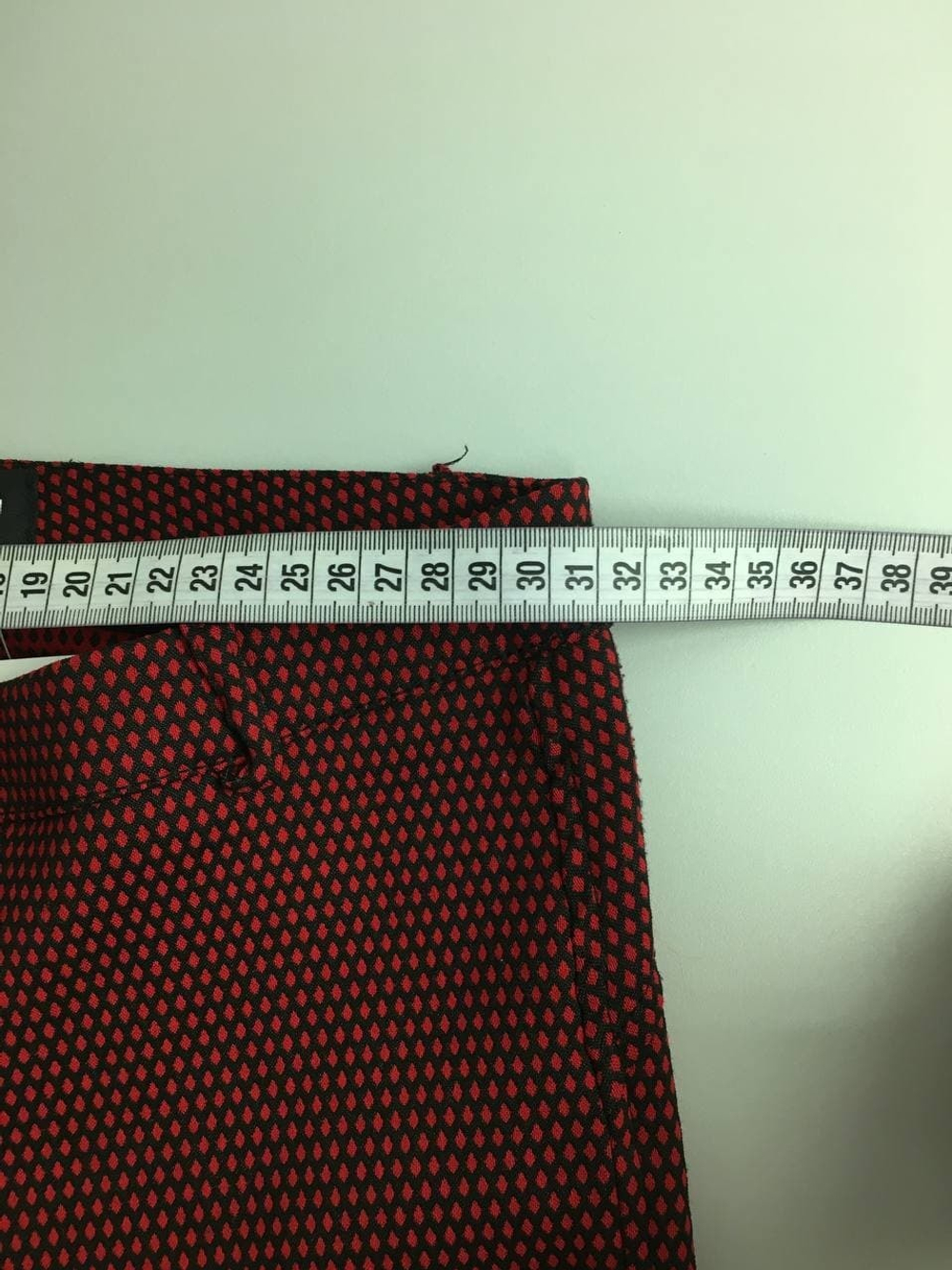 Штаны MOTIVI с принтом имитацией сетки 40 размер