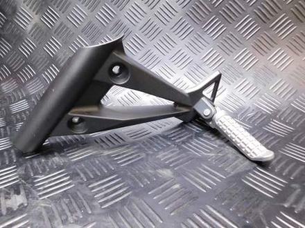 Подножка пассажирская левая Kawasaki Ninja 250R