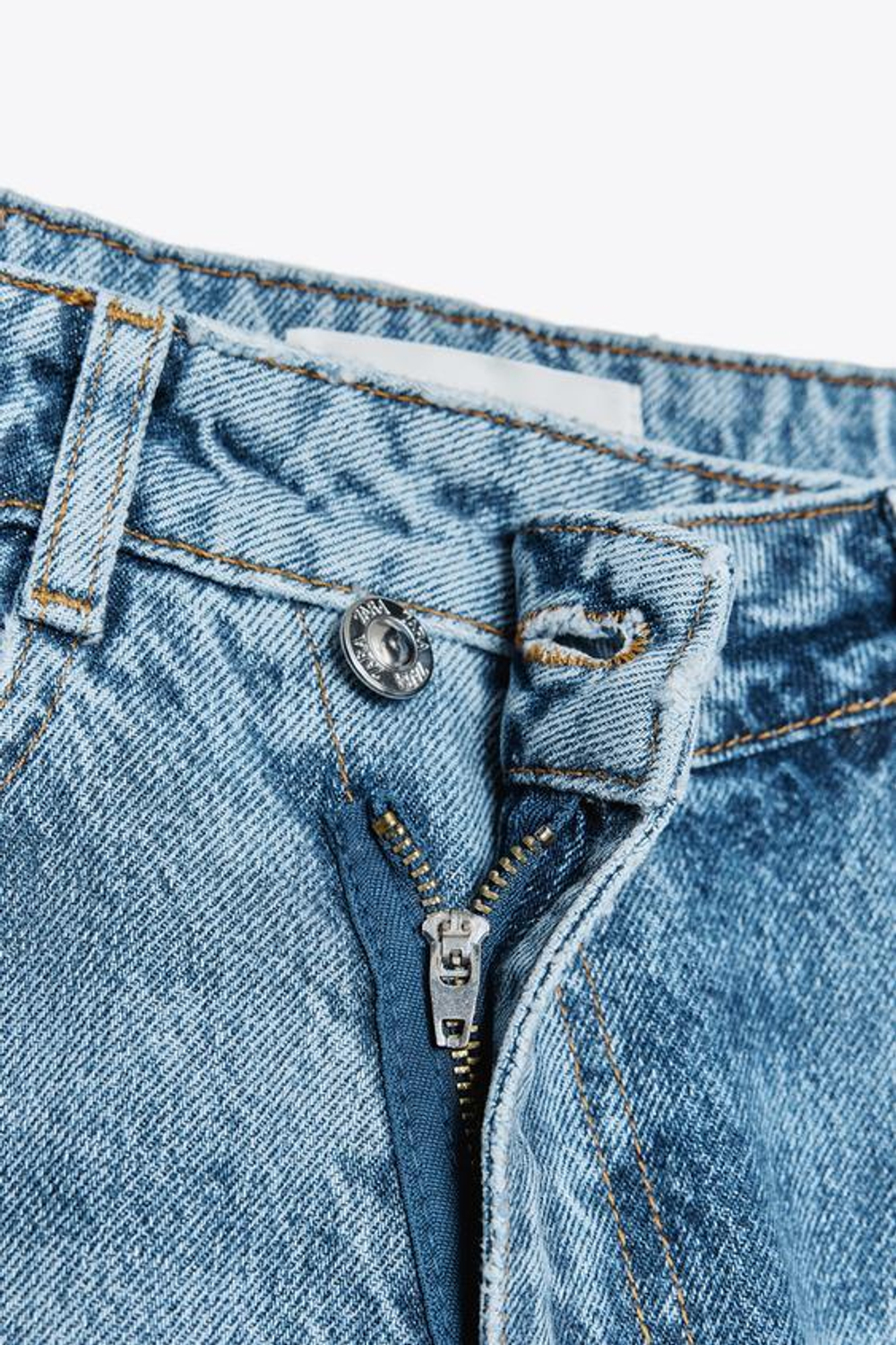 ZARA ДЖИНСЫ Z1975 STRAIGHT С ВЫСОКОЙ ПОСАДКОЙ И КОСОЙ ЗАСТЕЖКОЙ, ВЫЦВЕТШИЙ СИНИЙ