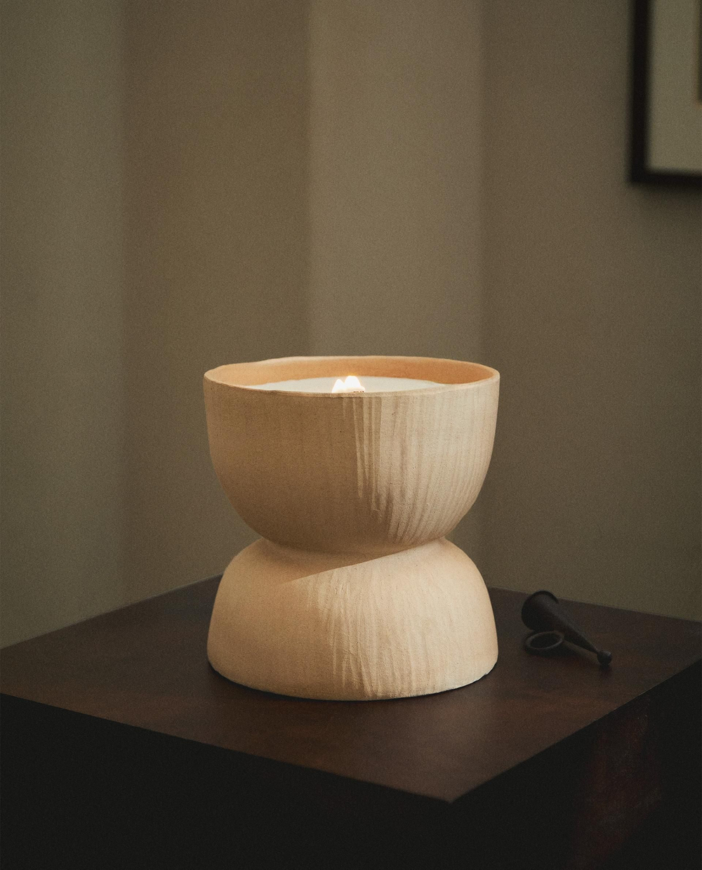 Zara Home - Ароматическая свеча sacred woods, 1025 г