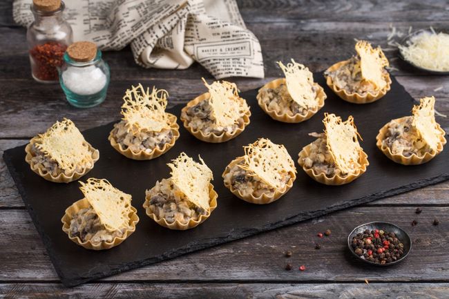 Тарталетка с курицей и грибами, 20 шт.