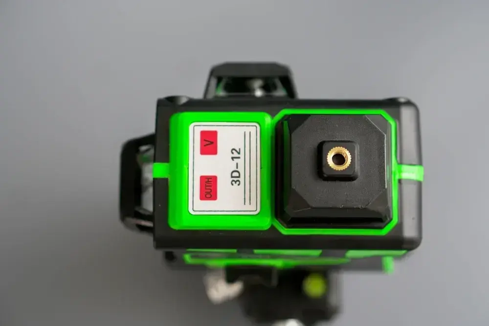 Лазерный уровень/нивелир Hilda 3d 12 линий 360 градусов с магнитным креплением