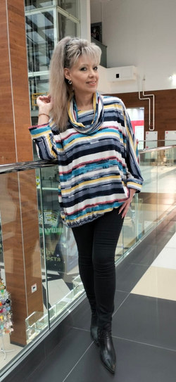 Блузон-туника в цветную полоску и со съёмным хомутом