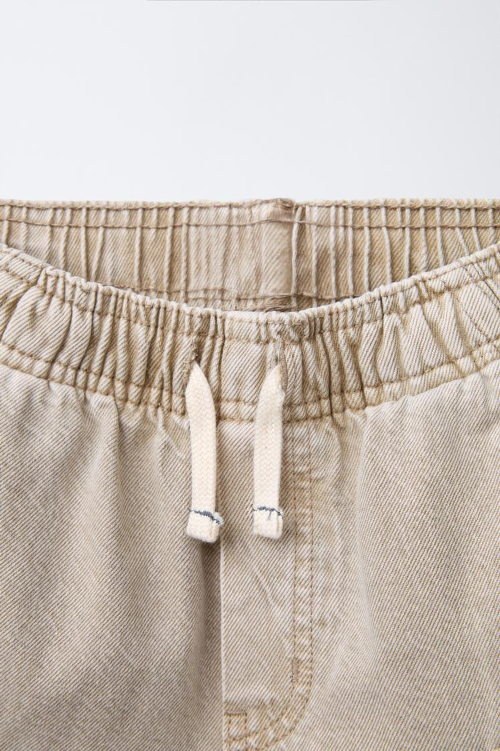 ZARA ШОРТЫ-БЕРМУДЫ ИЗ ТВИЛА С ЭФФЕКТОМ ПОТЕРТОСТИ И КАРМАНАМИ, ПЕСОЧНЫЙ