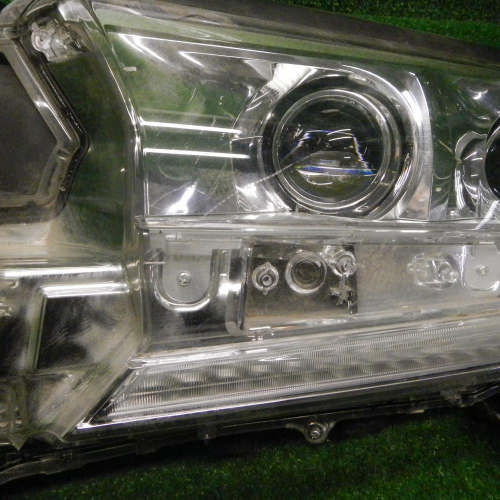 Фара левая Toyota Land Cruiser 200 (2015-2021) LED