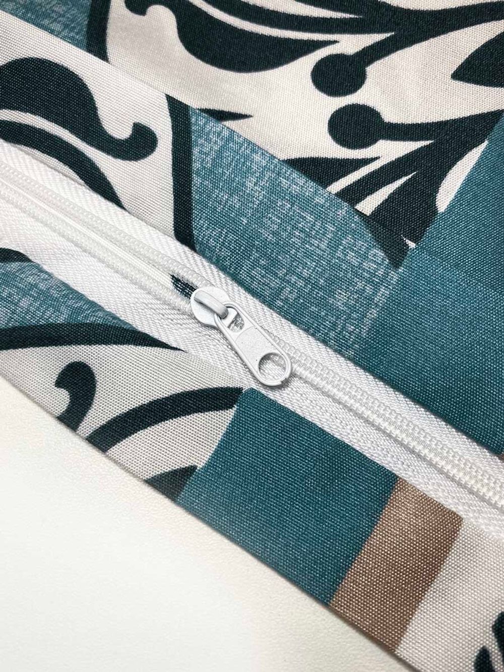 Постельное белье полисатин Simple House "Motivo" 2-спальное Наволочка 50х70 см 2 шт Простынь на резинке 160x200 см Пододеяльник 175x215 см