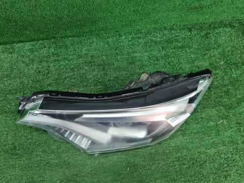 Битая Фара левая Toyota Rav 4 CA40 (2015-2019) LED