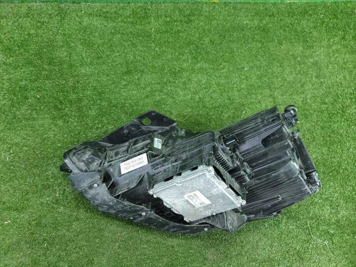 Фара правая Cadillac XT6 (2019-н.в.) LED