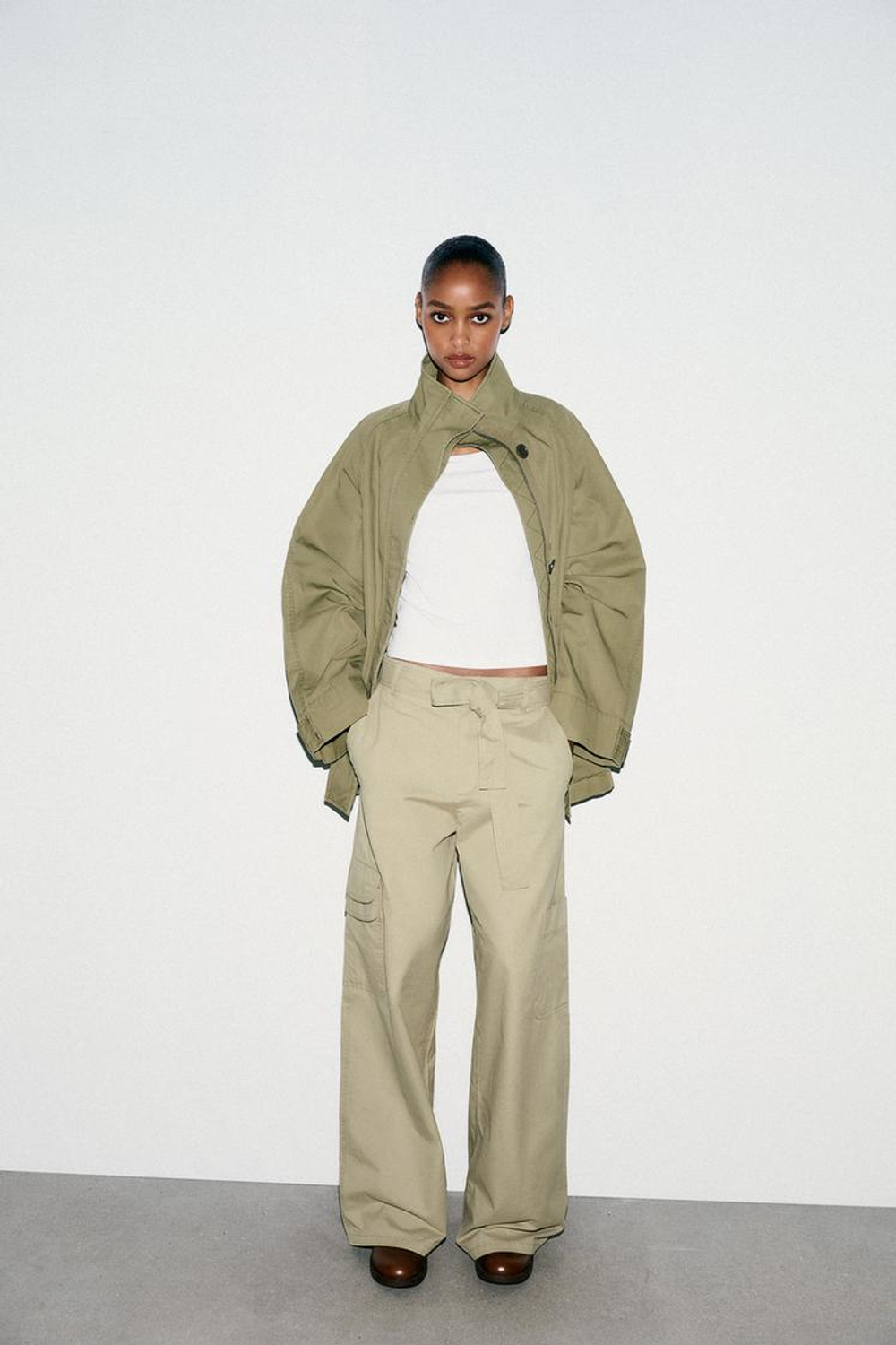 ZARA ФУТБОЛКА С КВАДРАТНЫМ ВЫРЕЗОМ, БЕЛЫЙ