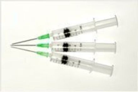 Медицинские шприцы и иглы