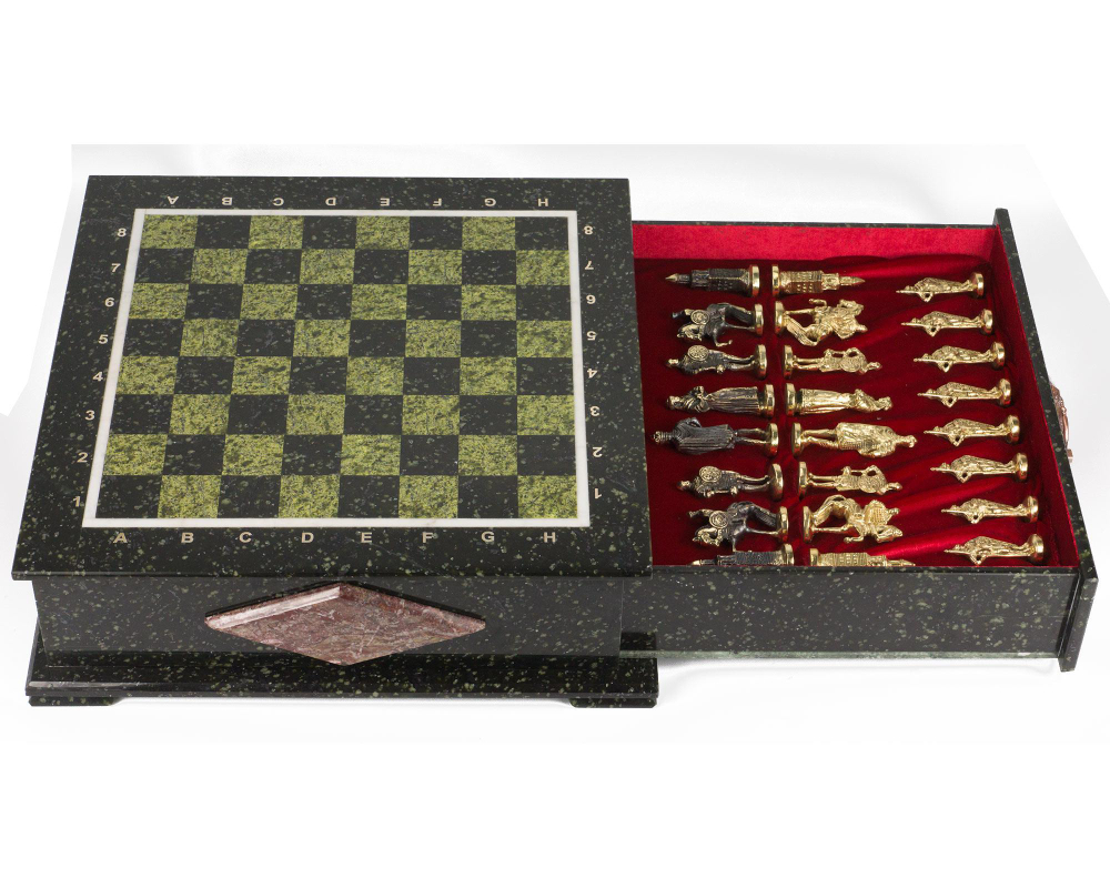 Шахматный ларец фигуры "Русские" змеевик 420х420х130 мм 30 кг R 118078