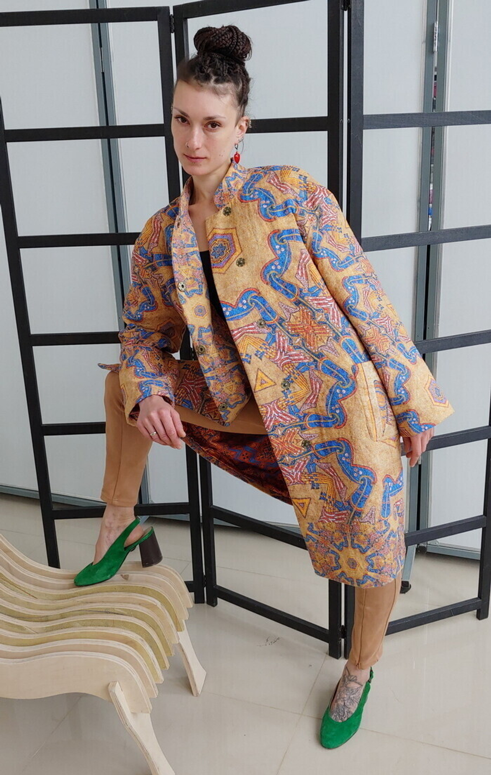 Пальто "Келлская книга", по мотивам Келлской книги, богато иллюстрированная рукописная книга, созданная кельтскими монахами примерно в 800 году.