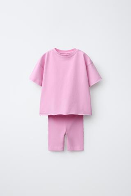 ZARA КОМПЛЕКТ ИЗ ФУТБОЛКИ И ВЕЛОСИПЕДНЫХ ЛЕГИНСОВ В РУБЧИК, РОЗОВЫЙ