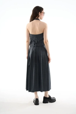 Серая юбка-миди с разрезом в клетку