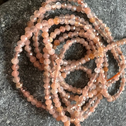 Солнечный камень. Камни для изделий на заказ. Цена зависит от вида заказанного изделия