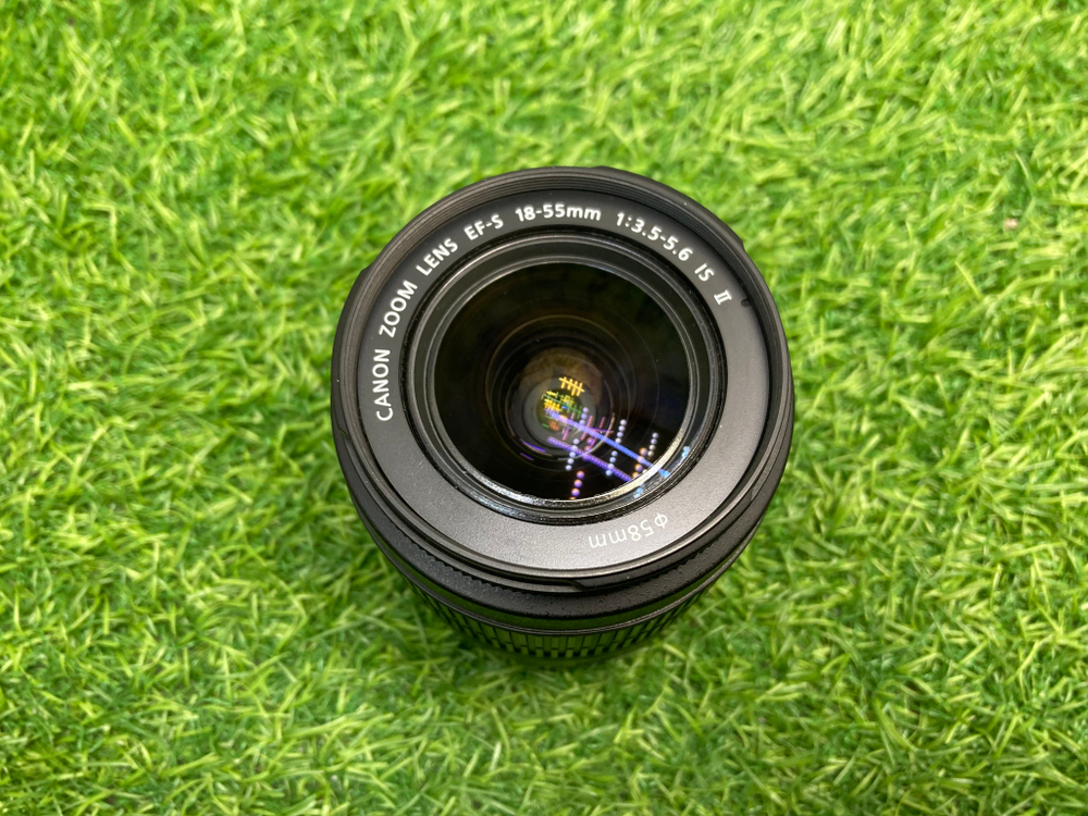 Canon 600D kit 18-55mm IS II 4.000 кадров