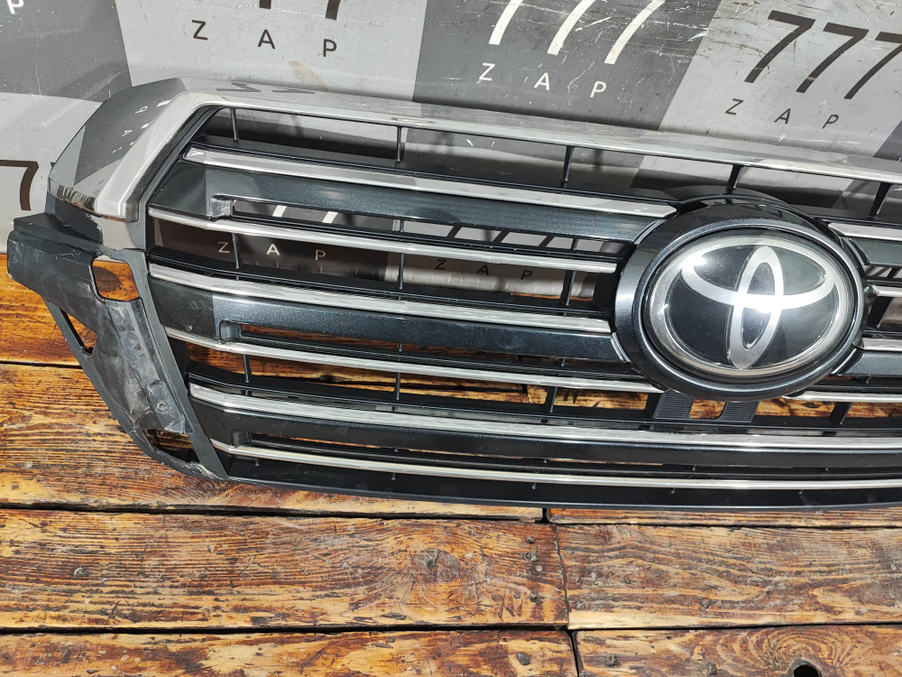 Решетка радиатора Toyota Land Cruiser 200 15-21 Б/У Оригинал 5310160939